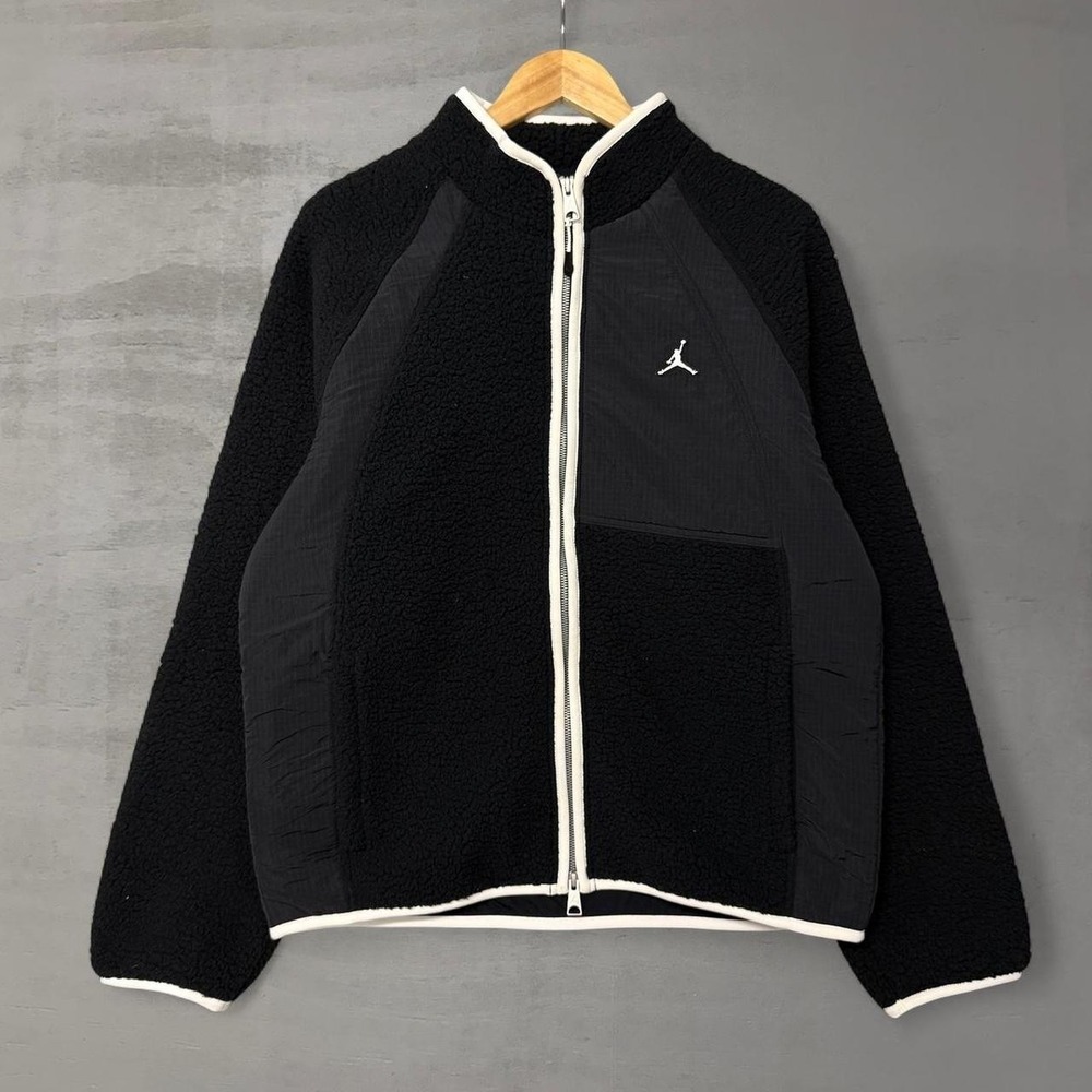 Air Jordan Essentials Full-Zip Winter Fleece Jacket Black DV1583-010 Medium
